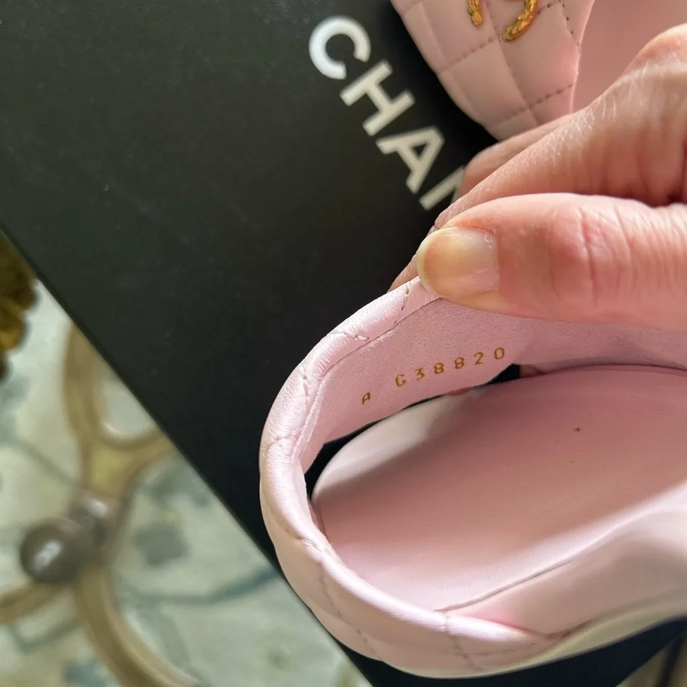 CHANEL Pink Quilted Slide Mules with Gold CC Hardware Sz 36 - Picture 9 of 9